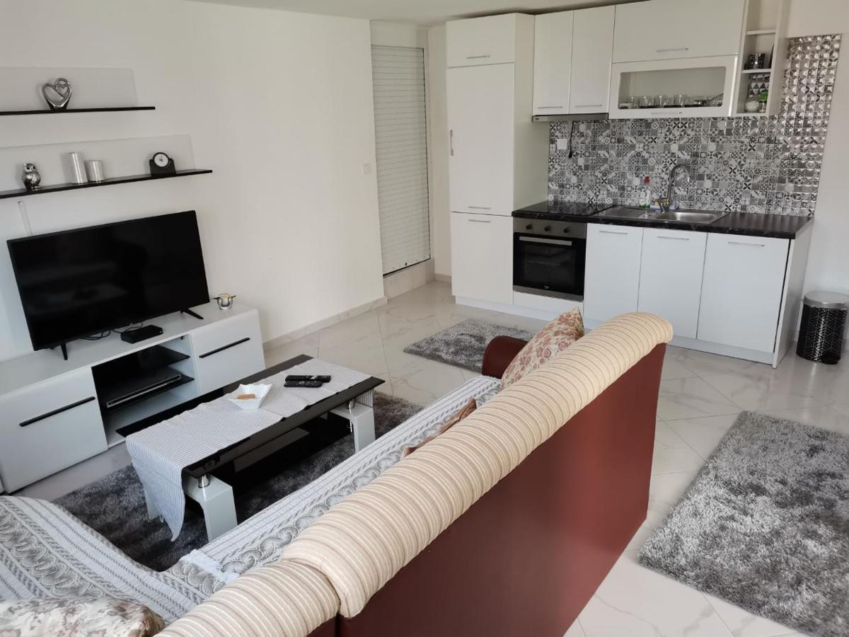 Planet Rooms Dobra Voda Exterior photo